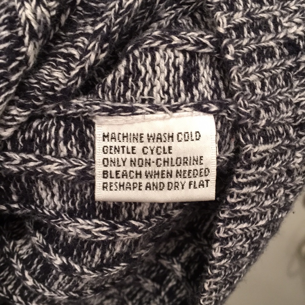 Cropped sweater - Picture 4 of 4